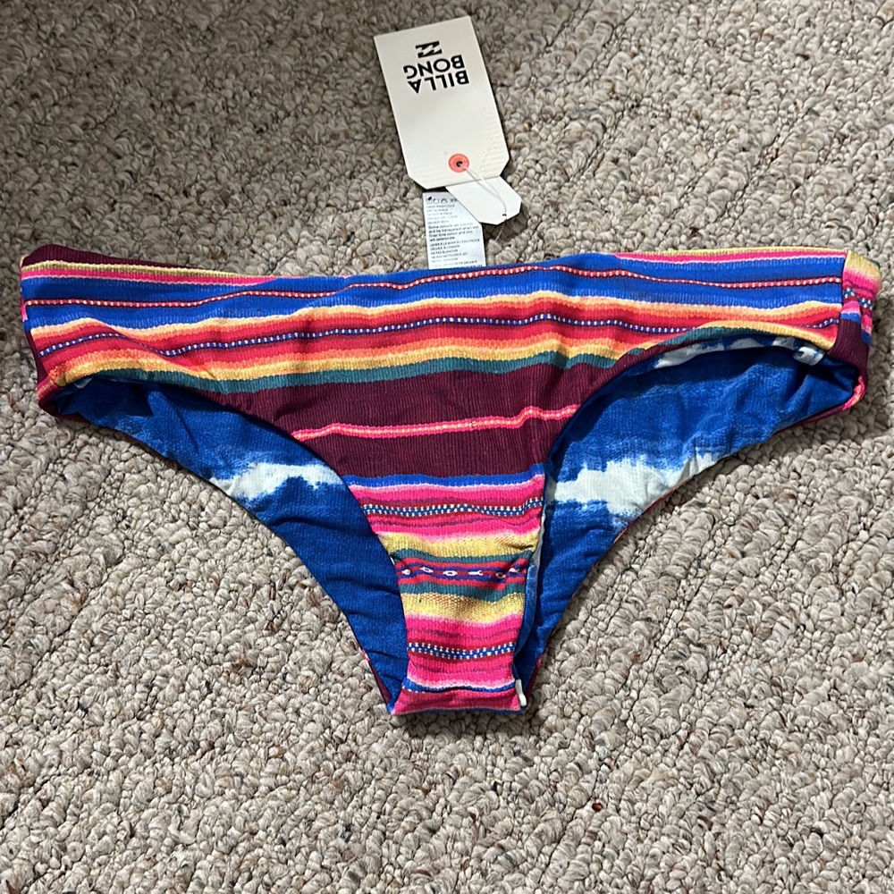 NWT Billabong Reversible bottoms medium